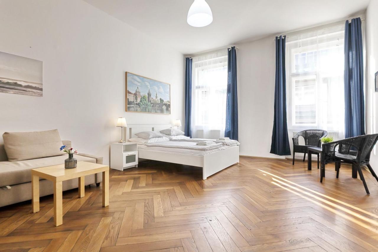 Aparthotel Wenceslas ปราก ภายนอก รูปภาพ