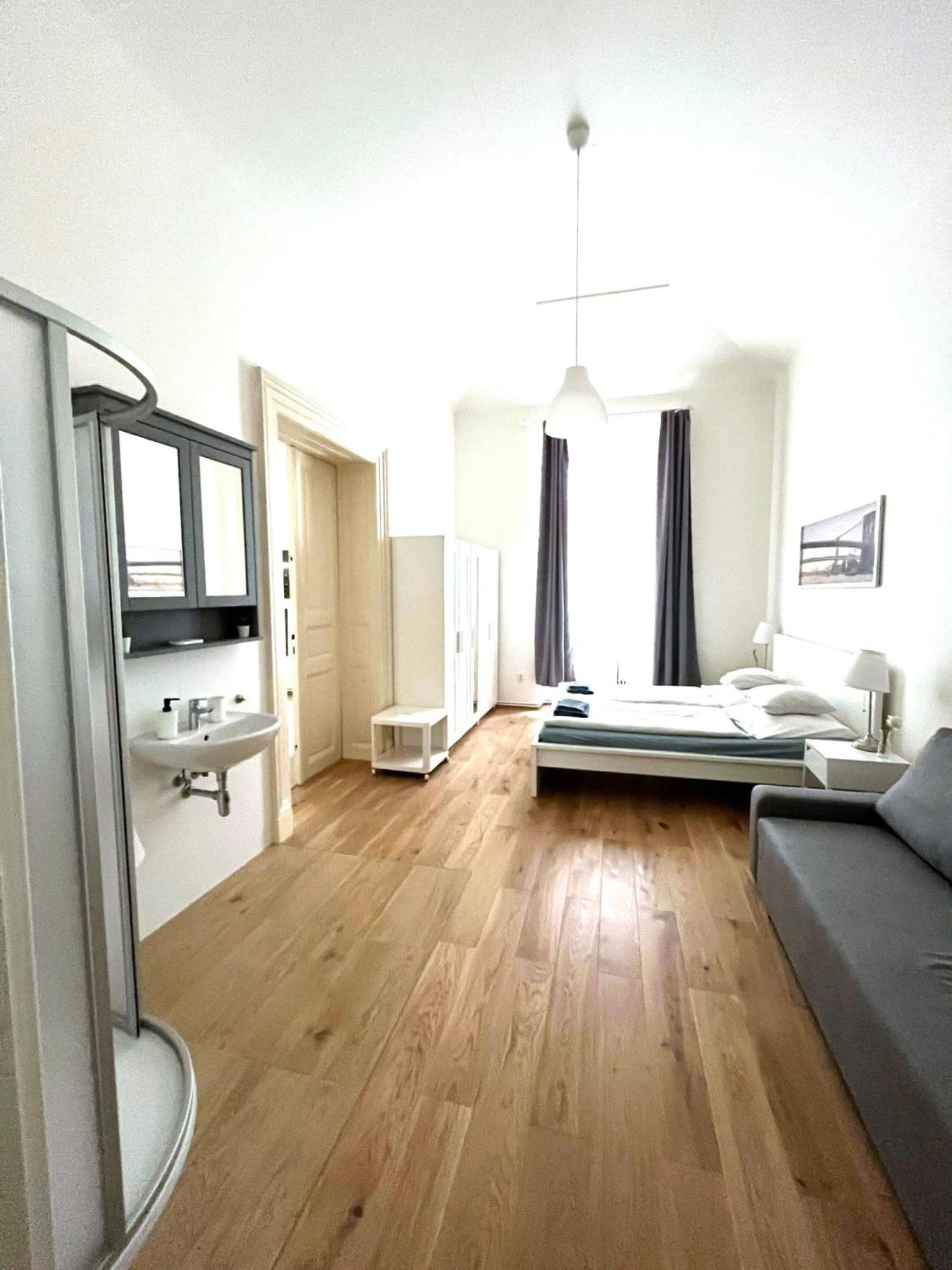 Aparthotel Wenceslas ปราก ภายนอก รูปภาพ